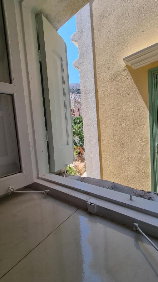 Kozas Art House, Symi Apartamento Exterior foto